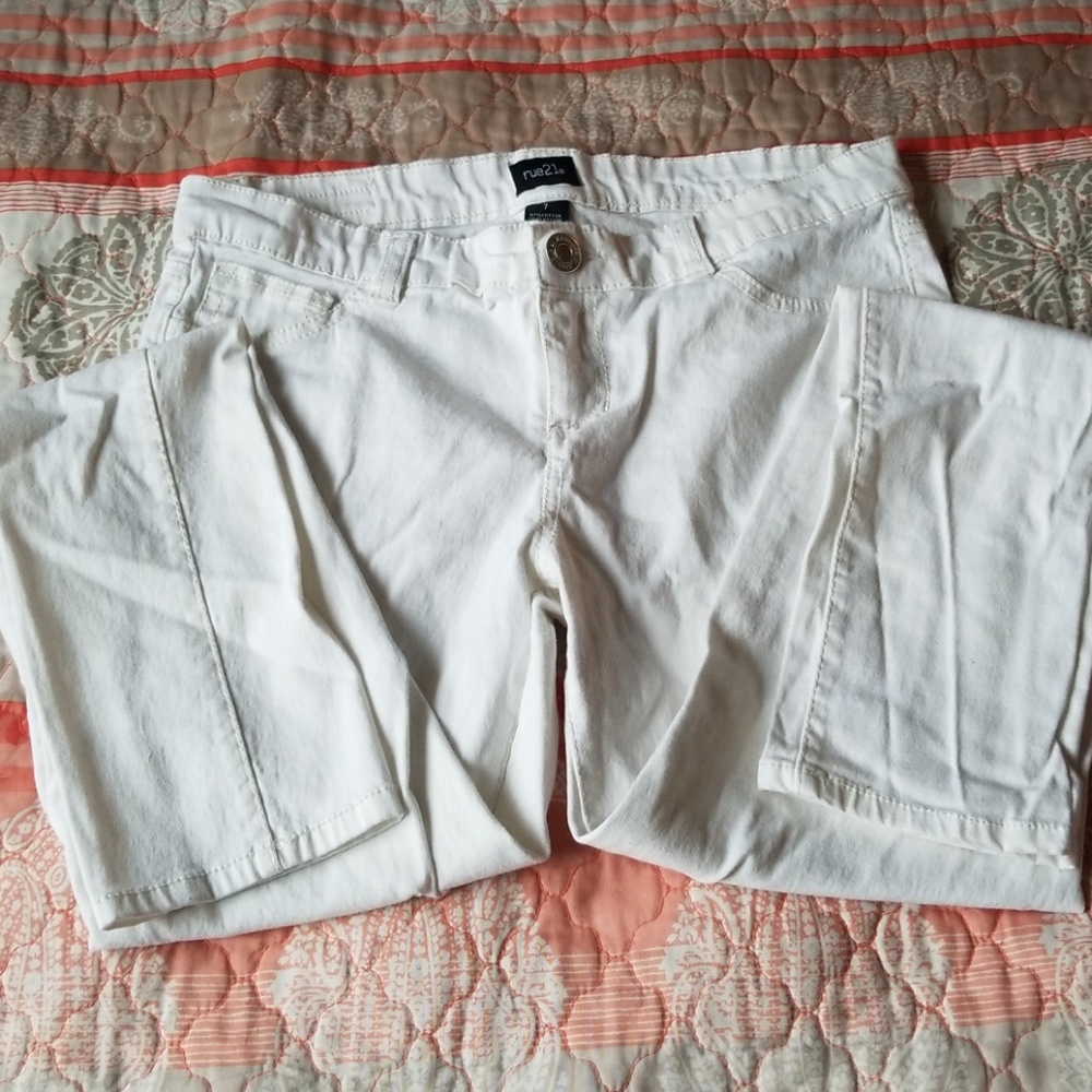 White skinny jeans